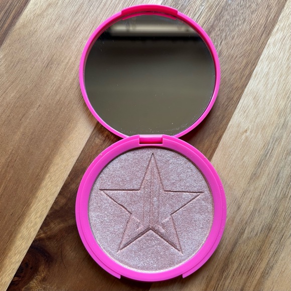 Jeffree Star Other - Jeffree Star Skin Frost- Peach Goddess